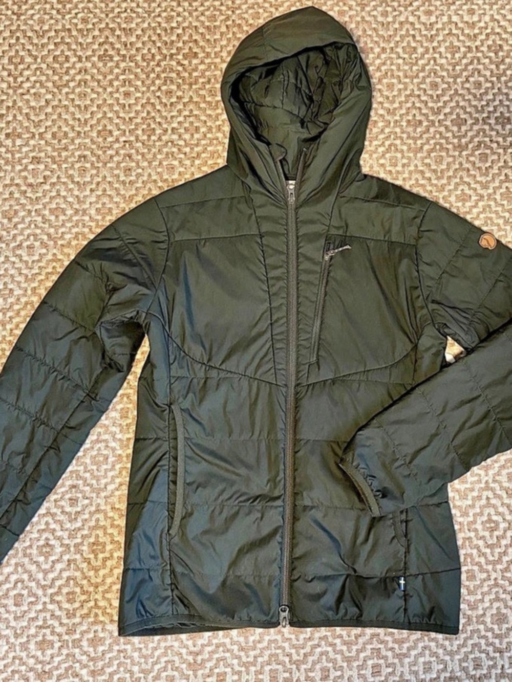 Fjallraven Women’s Keb Hooded Puffer Jacket in Green